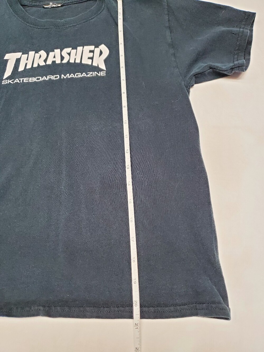 Thrasher Skateboard Magazine Tee Black Faded Vintage Style Youth XL - Picture 4 of 5